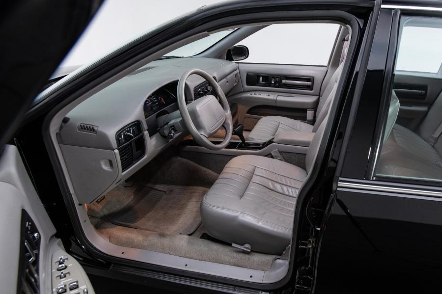 Интерьер Chevrolet Impala SS 1996 года  (фото 39 из 99)